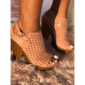 G by Guess Mauve Wood Wedges